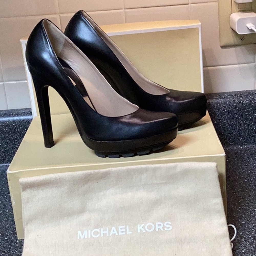 Michael Kors pumps